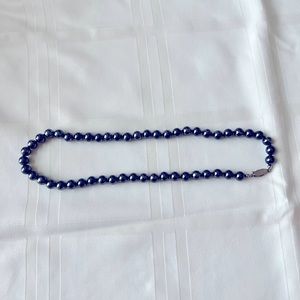 Grey pearl necklace